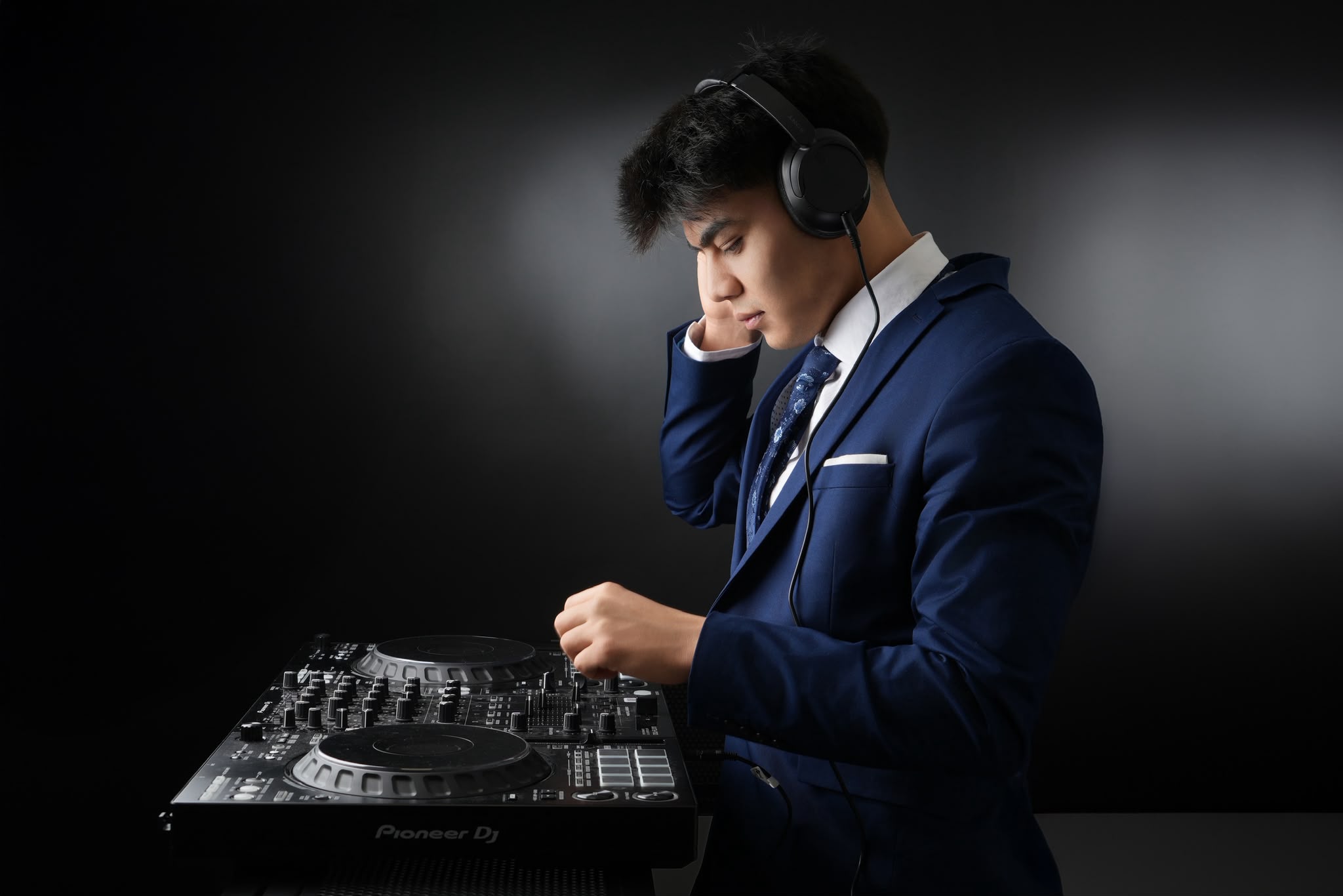 DJ ZAAR portret